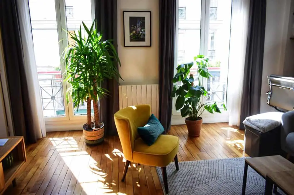 Decorating With What You Already Own: Interior Designers Share Their Best Tips 5 Home decor